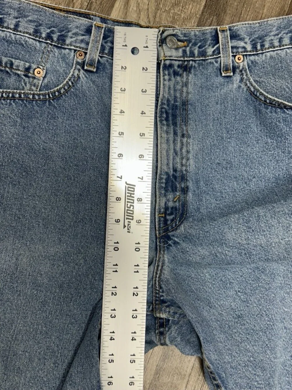 Vintage Levi's 550 Denim Shorts Relaxed Fit Mens 38 Blue 90s USA Made Cotton